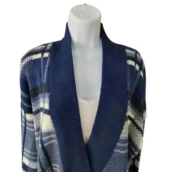 J.J. Browne Cardigan Sweater / Oversized, Blue Plaid/ Large Buttons / Size M - Picture 2 of 7